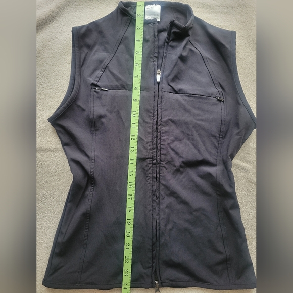 Vest - Picture 3 of 5